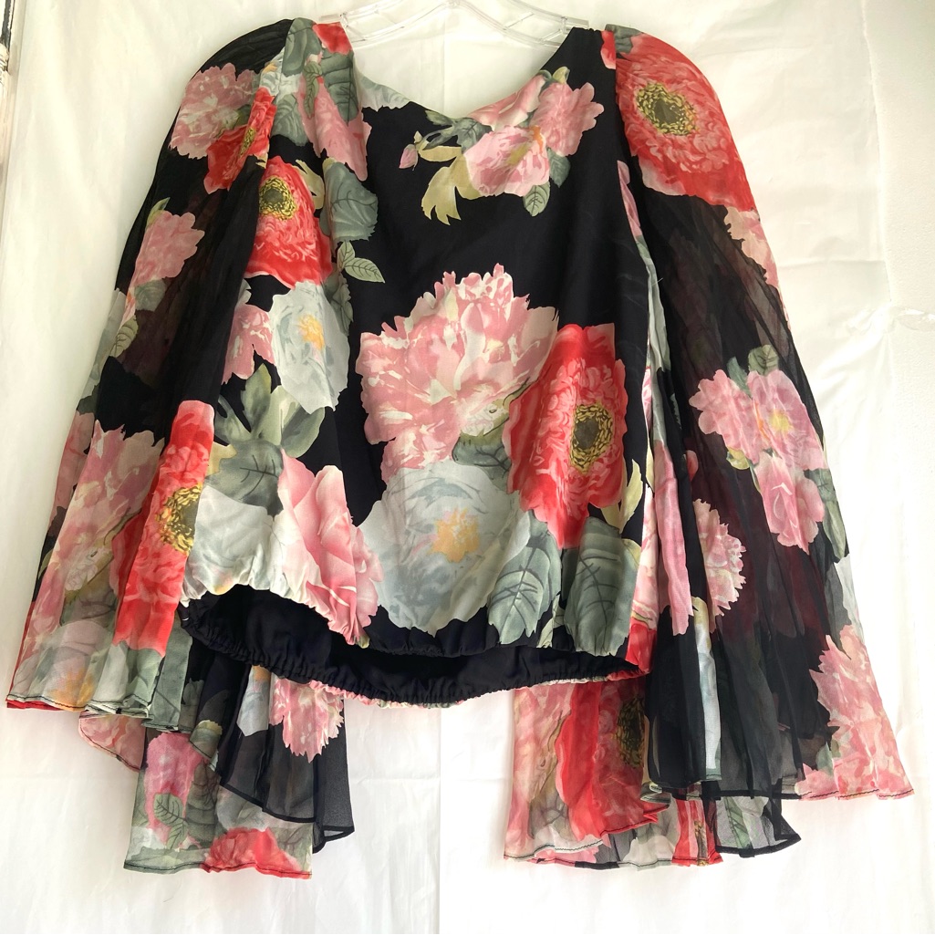 Alice & Olivia Grand Print Floral Bat Wig Sleeves. Sz L
